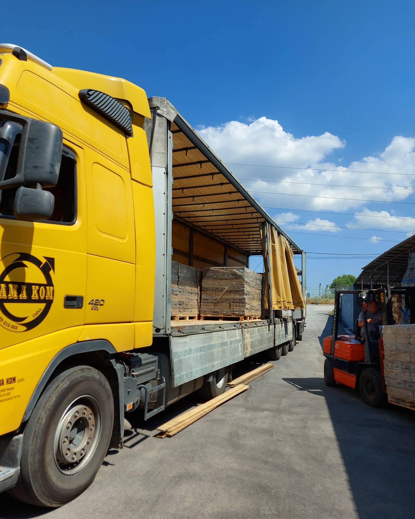Unloading briquettes from transport